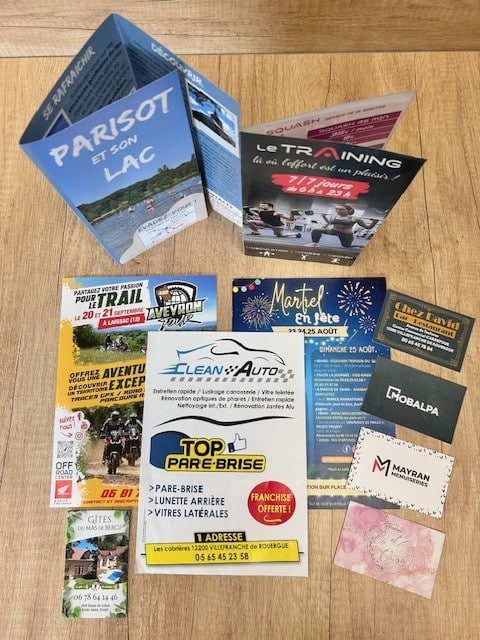 Publicité locale : Flyers, brochures et cartes de visite Flyers, brochures et cartes sur bois : Tourisme Parisot Lac, Le Training, Clean Auto, Top Pare-Brise, Aveyron Trail, Martiel en Fête, Gîtes, Restaurants, Menuiseries.
